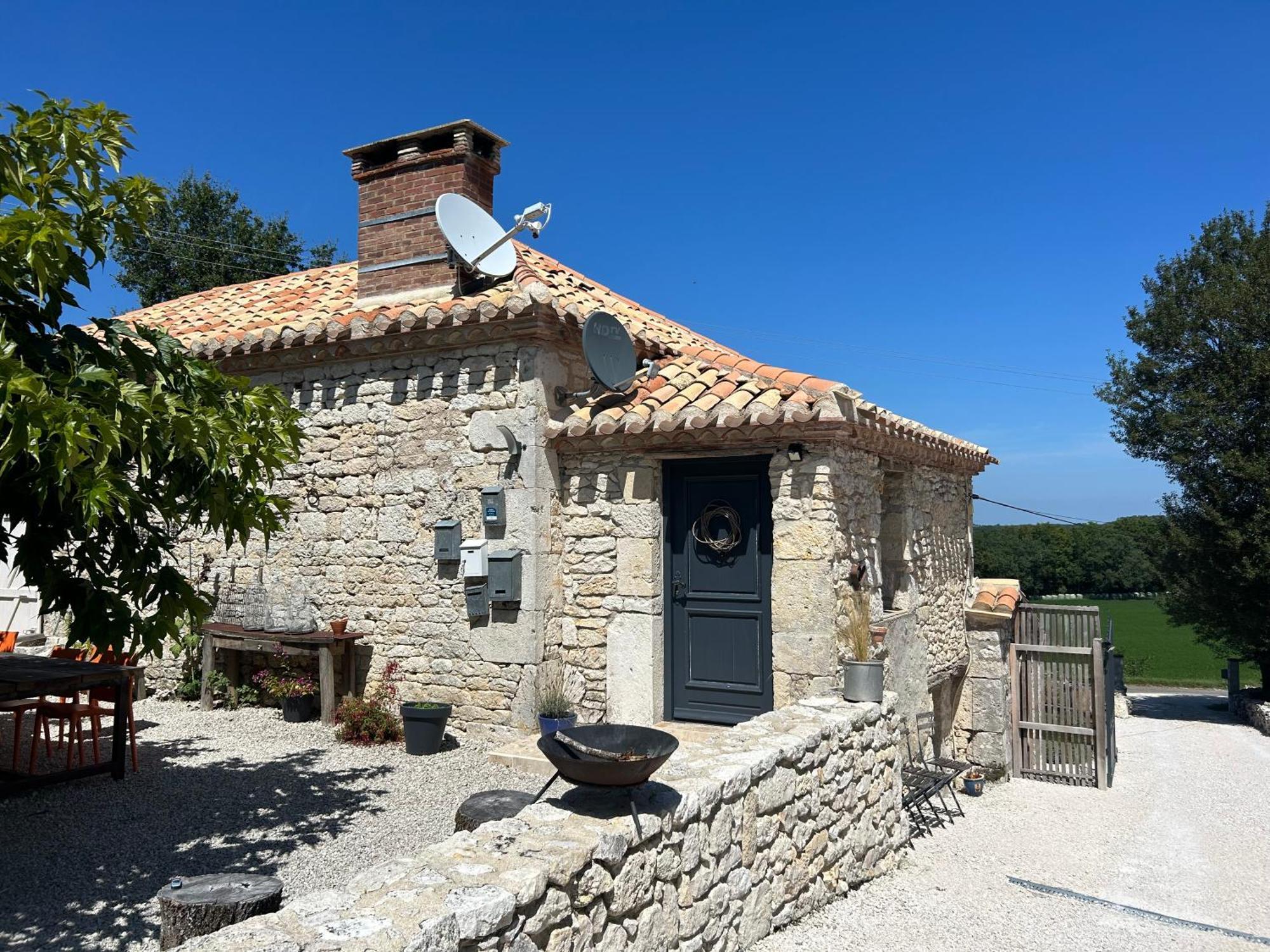 Les Fontanelles Du Quercy Blanc Villa Montcuq Exterior photo